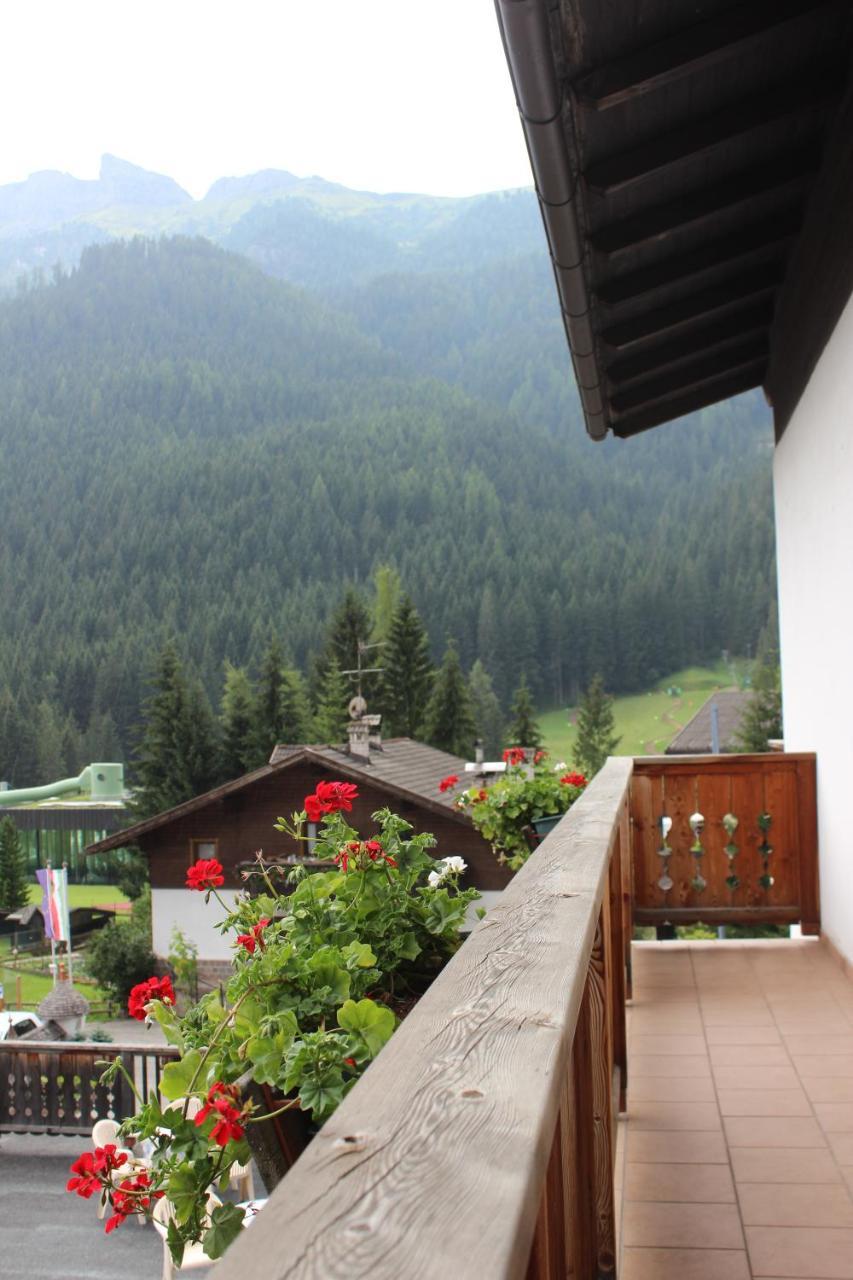 Garni Hirsch Hotel Canazei Exterior photo