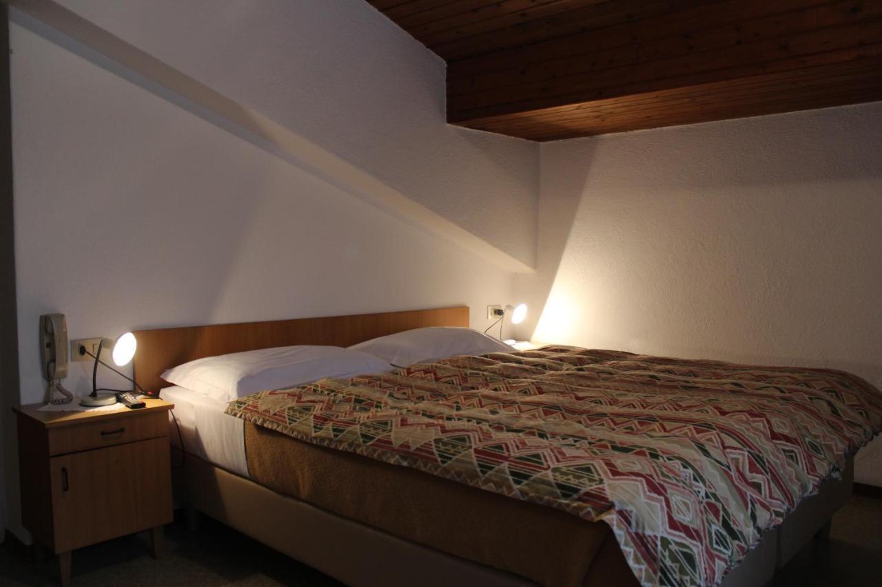 Garni Hirsch Hotel Canazei Exterior photo